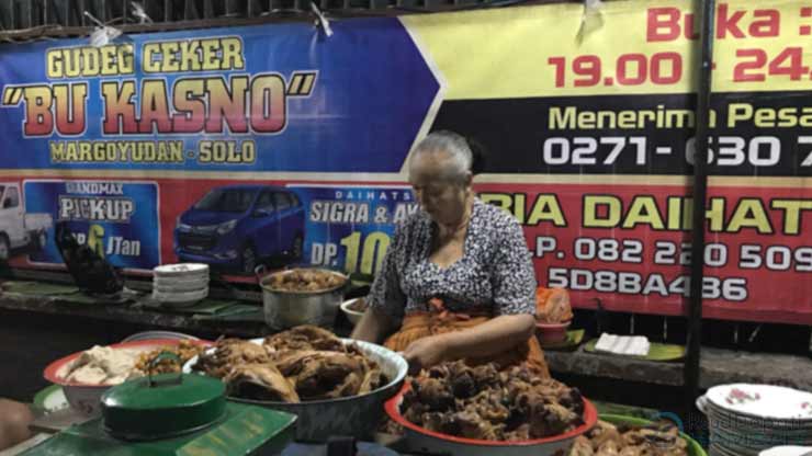 Menu Gudeg Ceker Margoyudan Bu Kasno