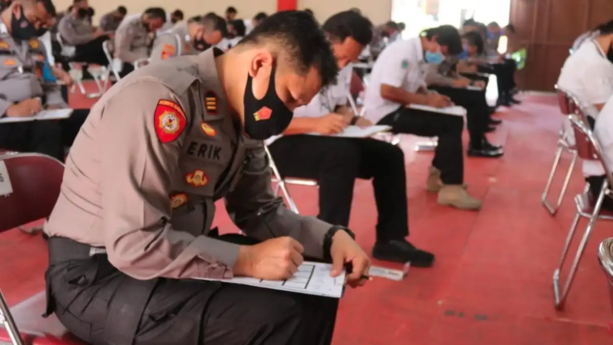 Syarat Umum Masuk Polisi